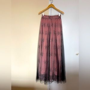 Maxi tulle skirt, black and pink